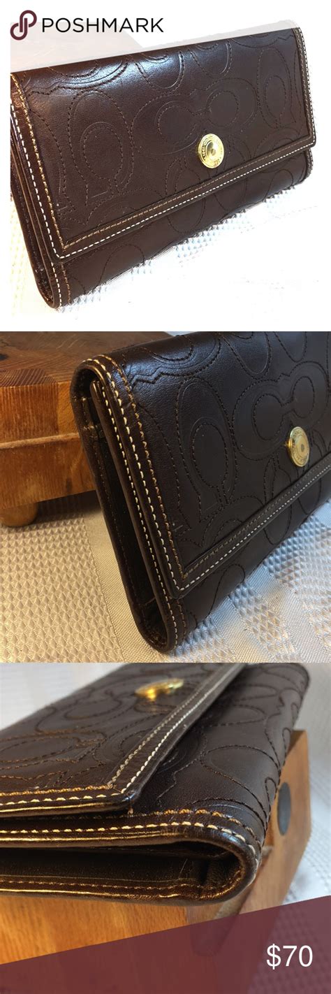 coach wallet stitching